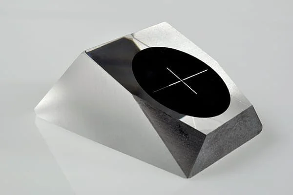 alt tagGlass Wedge Military Optical Pattern